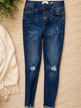 Celebrity Pink Women’s High Rise Button Fly Distressed Skinny Jeans Size 3/26